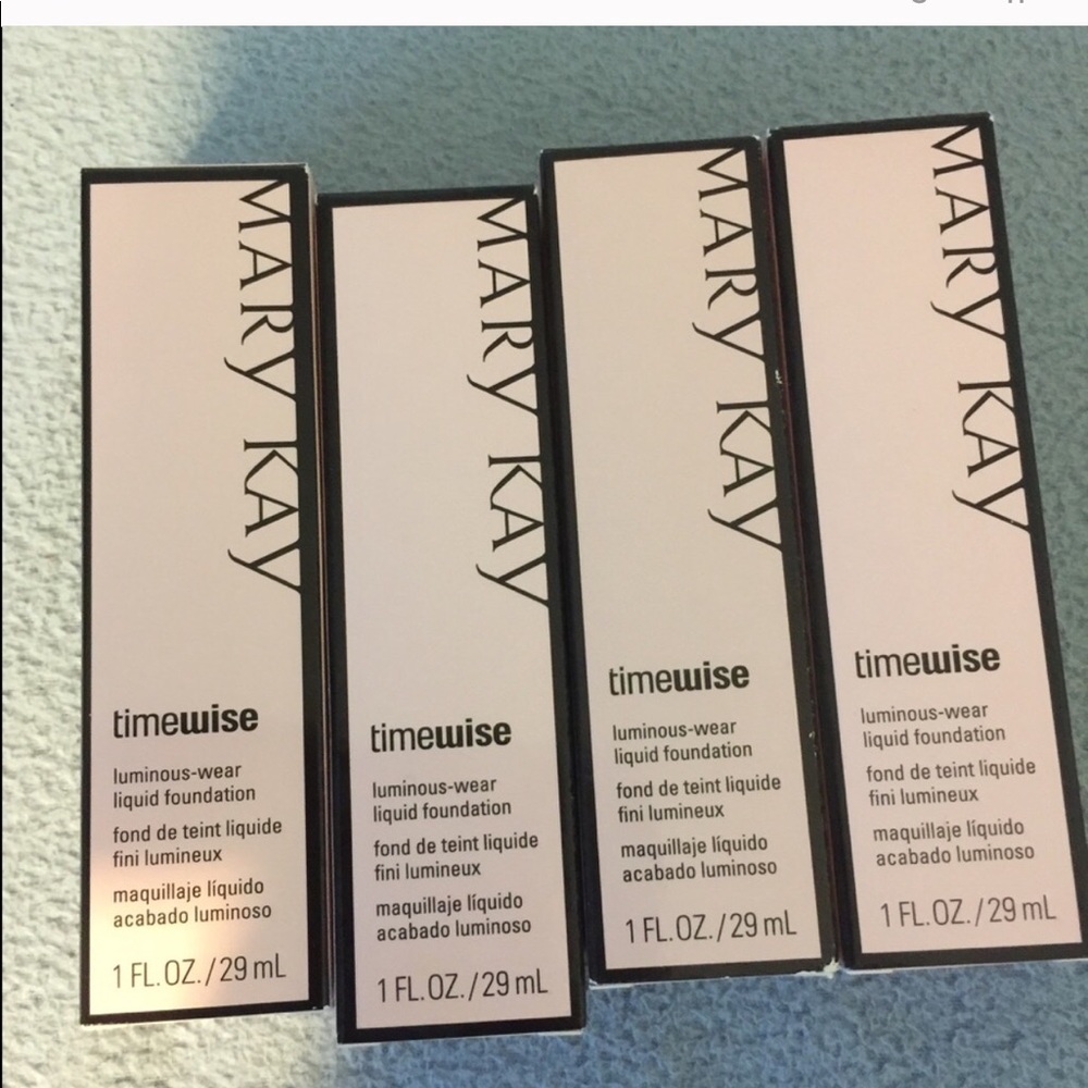 Matte wear liquid foundation